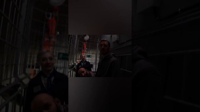 Омар в коленке у Махмуда| Омар в Большом городе #shorts смотреть онлайн