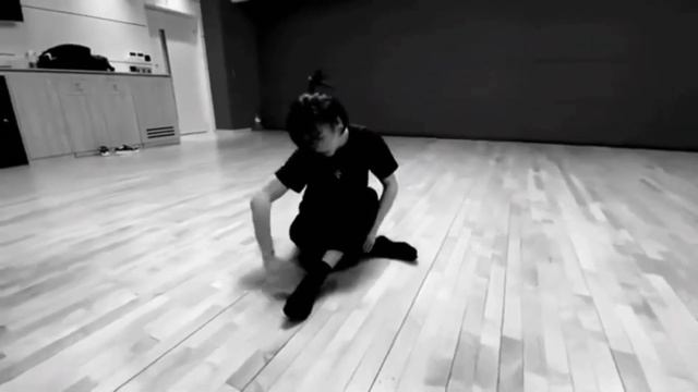 Stray Kids (Hyunjin) - 'When The Party's Over' Dance Choreography Mirror смотреть онлайн