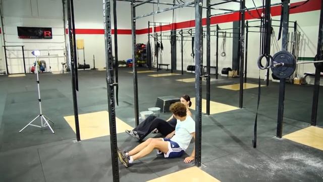 CrossFit - A Kipping Pull-Up Instructional смотреть онлайн
