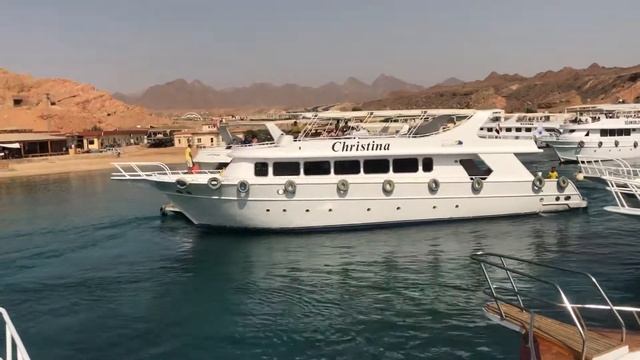 Шарм-эль-Шейх. Экскурсия на мыс Рас-Мухаммед, на яхте целый день, начало. смотреть онлайн