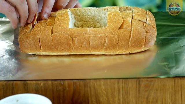 Сытный батон с сырным соусом (Под пенное) смотреть онлайн