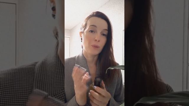 Из него получают кумарин, который также придает гурманские оттенки в ароматах! И это бобы тонка. смотреть онлайн