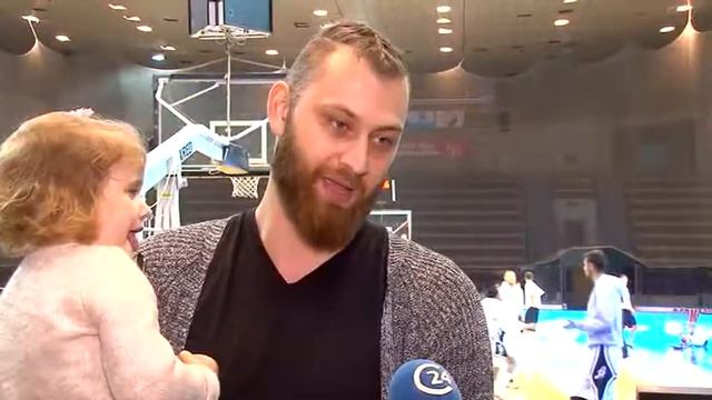 Дети интерната №5 города Саратова стали болельщиками "Автодора" смотреть онлайн