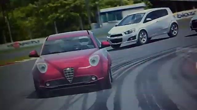 GT Racing 2 Glitched Out on Windows 8/8.1 смотреть онлайн