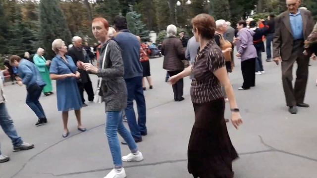 Белые туманы!!!??Танцы в парке Горького!!! ??Харьков 2021 смотреть онлайн