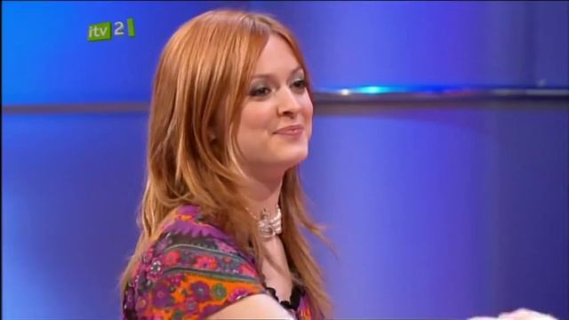 Chris Moyles & family on All Star Family Fortunes (Part 1 of 2) (Sat 28 Oct 2006) смотреть онлайн