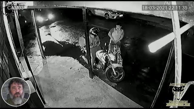 Bike Robber Gets Smushed By Drive-By Hero смотреть онлайн