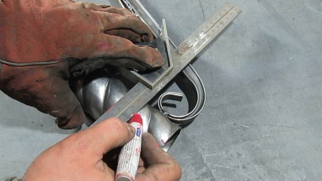 Холодная ковка своими руками.Подставка под ёлку. смотреть онлайн