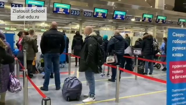 At the airport. Russian lesson смотреть онлайн