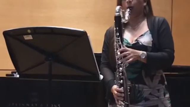 LAS PRESENCIAS de Carlos Guastavino transcrito para clarinete bajo y piano cl:Raquel Contreras смотреть онлайн