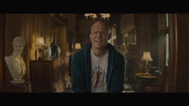 Колосс уговаривает Дэдпула присоединиться к людям Х 4К. Coloss persuades Deadpool to join the X-Men смотреть онлайн