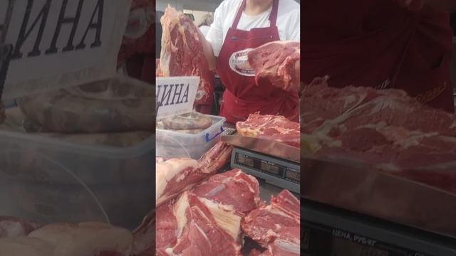 Табак - набор из конины для бешбармака показала казашка на Казачьем рынке в Омске смотреть онлайн