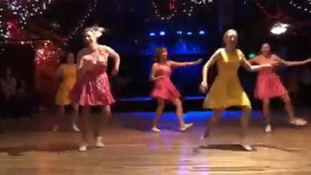 Peppermint Twist | The Diamond Dolls - Mercury Cafe, 3/8 смотреть онлайн