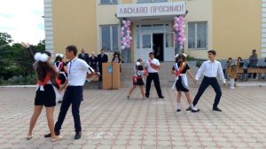 Вальс на Последний звонок для 4-х пар. Ларжанский УВК. Выпуск 2015