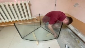 Ремонт аквариума, потекли швы, продлившем жизнь аквариуму.