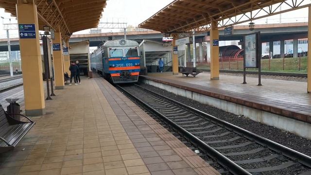 Электропоезда ЭР9Т-699 и Эпг-004 на ст. Минск Северный / ER9T-699 And Epg-004 EMU