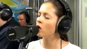 ПОЗОР!!! Нюша поет в живую