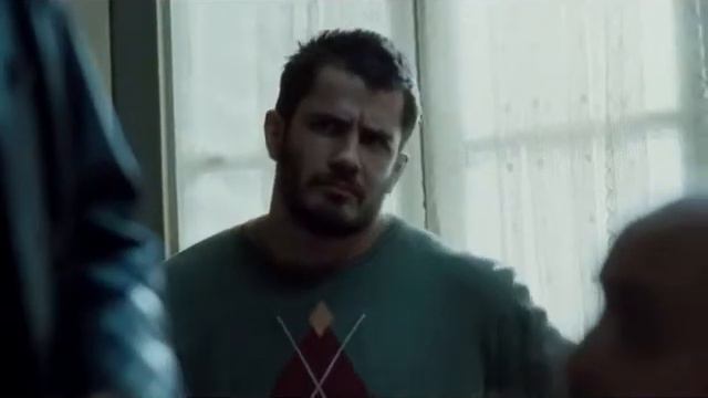 Перестрелка с похитителями.Сцена из фильма Заложница. смотреть онлайн