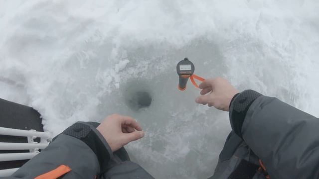 Глубиномер Практик. Обзор от рыбака. Испытания и работа на льду. смотреть онлайн