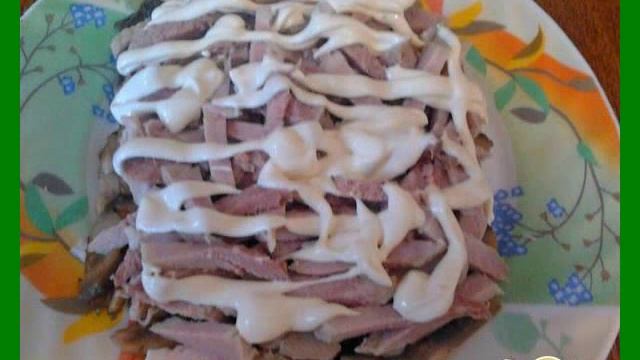 Салат с мясом и черносливом Рецепт салата смотреть онлайн