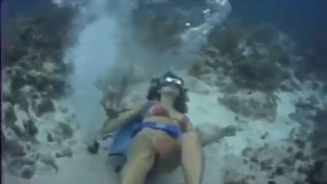 Аквалангистка захлебнулась под водой в океане. смотреть онлайн