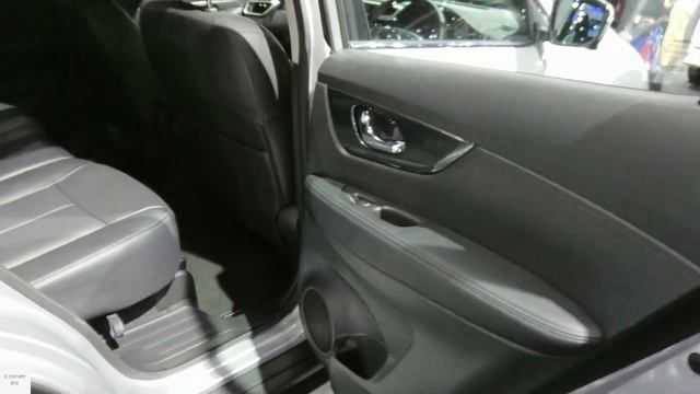 2016 Nissan X-Trail 2.0 4WD 7-Seater (T32) pre-facelift / In Depth Walkaround Exterior & Interior смотреть онлайн