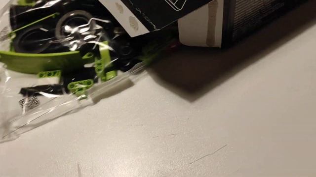 Unboxing Lego Technic 42138 Ford Mustang Shelby GT500 смотреть онлайн