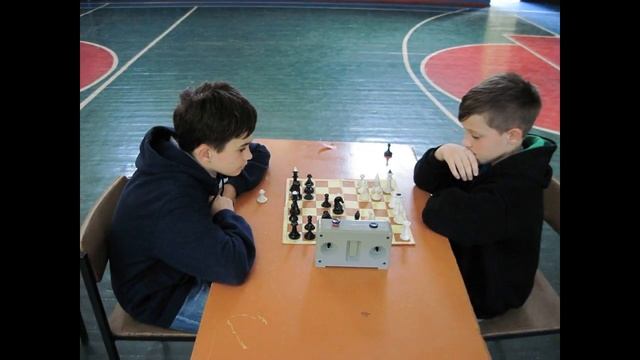 Клуб 'Каисса' провел турнир ко Дню защиты детей смотреть онлайн