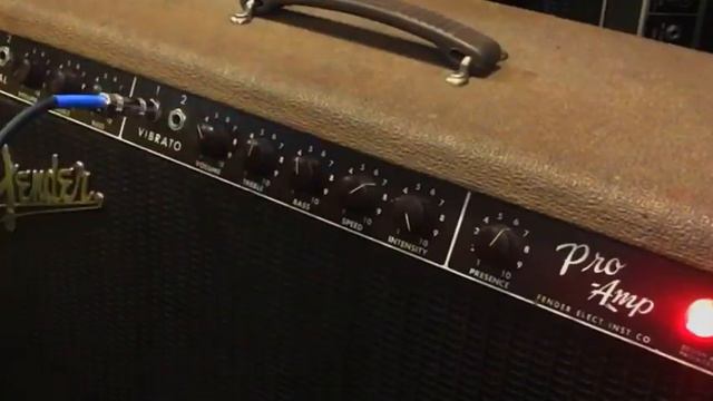 Fender Pro Harmonic Tremolo Beats смотреть онлайн