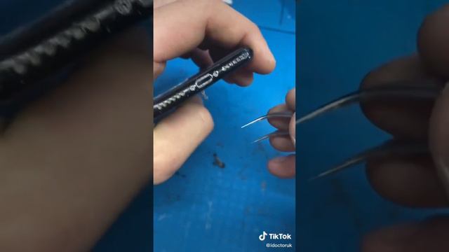 iPhone 7 Не заряжается (очистка коллектора от мусора) смотреть онлайн