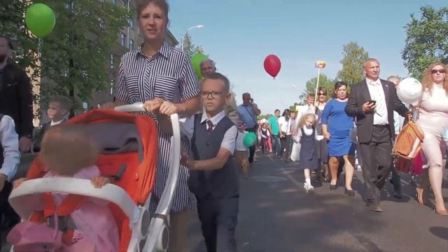 Шествие первоклассников в Петрозаводске смотреть онлайн