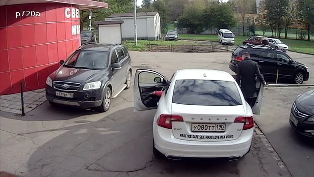 Всепогодная AHD камера UControl ПРО 720А, улица, день смотреть онлайн