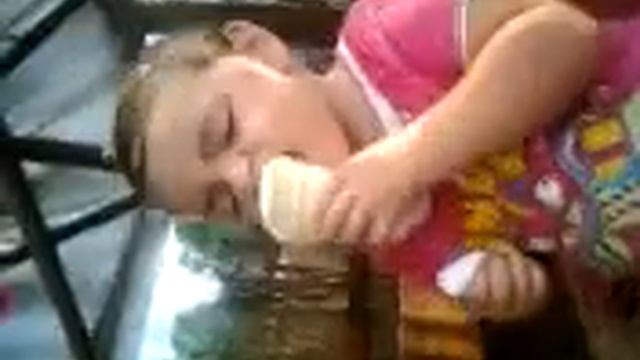 Учитесь есть мороженное во сне