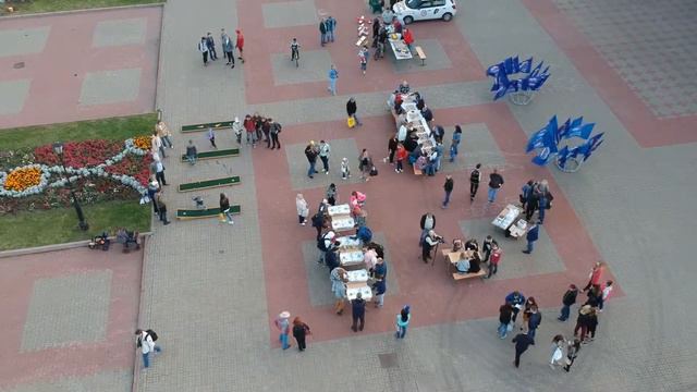 Настольный хоккей на Театральной Площади смотреть онлайн