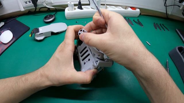 Квадрокоптер DJI упал в море, разборка и частиная диганостика устройство. DJI MAVIC MINI смотреть онлайн