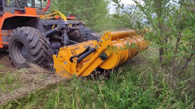 Беспощадная расчистка Ротоватором Mericrusher MJS-244DTG вместе с трактором Станислав MF705PRO смотреть онлайн