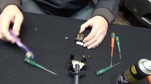 Чистка блока переключения стеклоочистителя. Lada Largus.