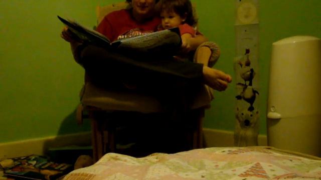 Stella and Mommy Read смотреть онлайн