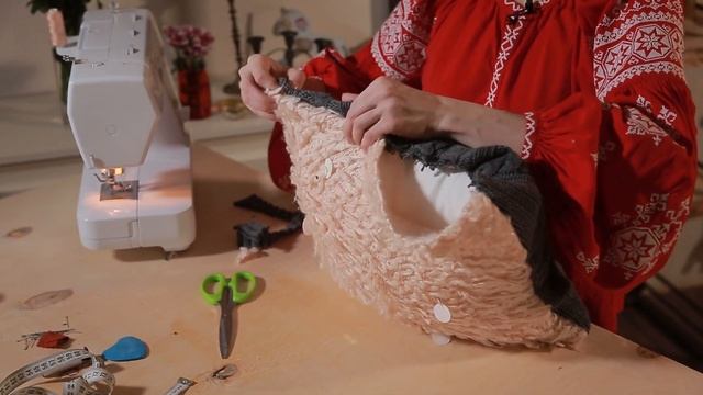 УЮТНАЯ ДАЧА: ПОДУШКИ СВОИМИ РУКАМИ ИЗ СТАРЫХ ВЕЩЕЙ смотреть онлайн