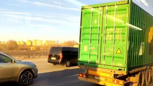 Контейнер 40 футов как склад-гараж на участке