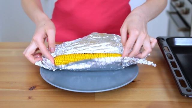 Как приготовить кукурузу в духовке / Кукуруза запеченная в фольге смотреть онлайн