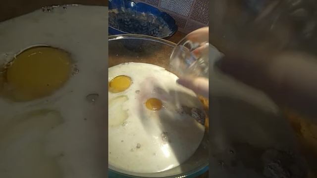 Готовим вкусный кексик на сковороде! Рецепт в описании?#готовимдома #кексырецепты #кексы #кулинария смотреть онлайн