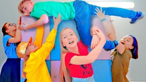 ЕСЛИ ТЫ ОДИН ПАРЕНЬ В ШКОЛЕ || Сложно быть парнем