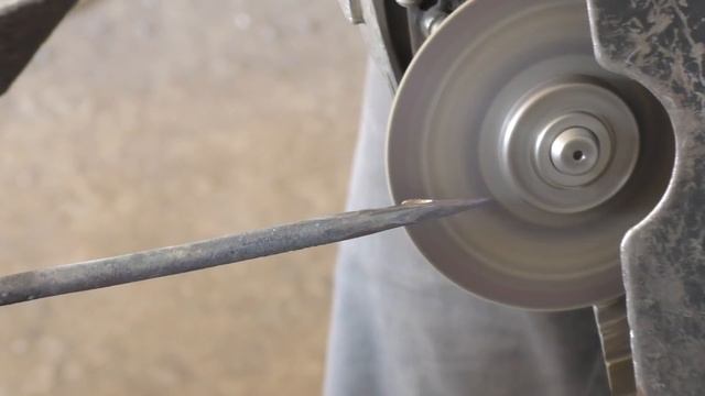 Большой рыболовный крючок