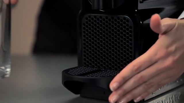 Капсульная кофемашина Nespresso DeLonghi EN 80 Inissia смотреть онлайн