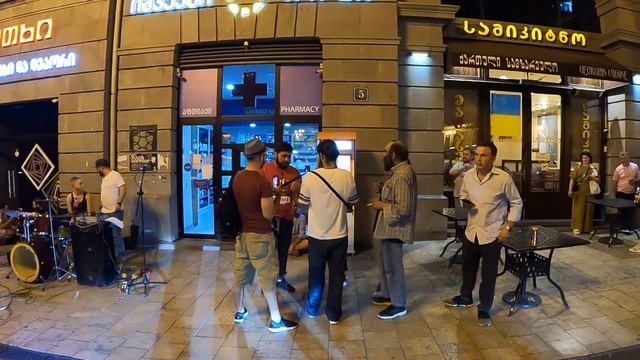 А капелла уличные музыканты Грузии. прогулка по Тбилиси. A cappella street musicians of Georgia. смотреть онлайн