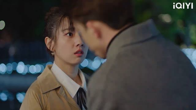 เด็กสาวเจ้าเล่ห์ปฏิบัติต่อซินเดอเรลล่าเหมือนเป็นคนรับใช้ แต่ซินเดอเรลล่าเป็นแฟนสาวของซีอีโอมหาเศรษฐ смотреть онлайн