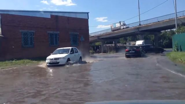 Потоп возле Сурского моста у завода "Исток" смотреть онлайн