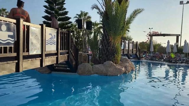 Alba Resort Hotel. 1 линия. Турция Сиде. Обзор части территории и бассейнов. смотреть онлайн