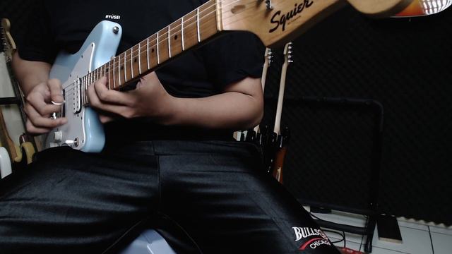 Squier Jazzmaster Mini Daphne Blue Cekson смотреть онлайн